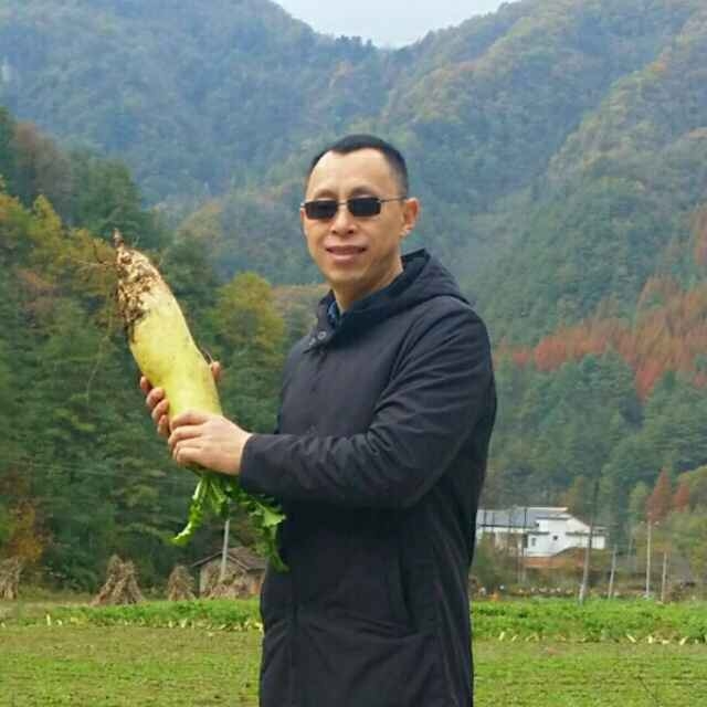 墨迹男的第一张照片--德化征婚网