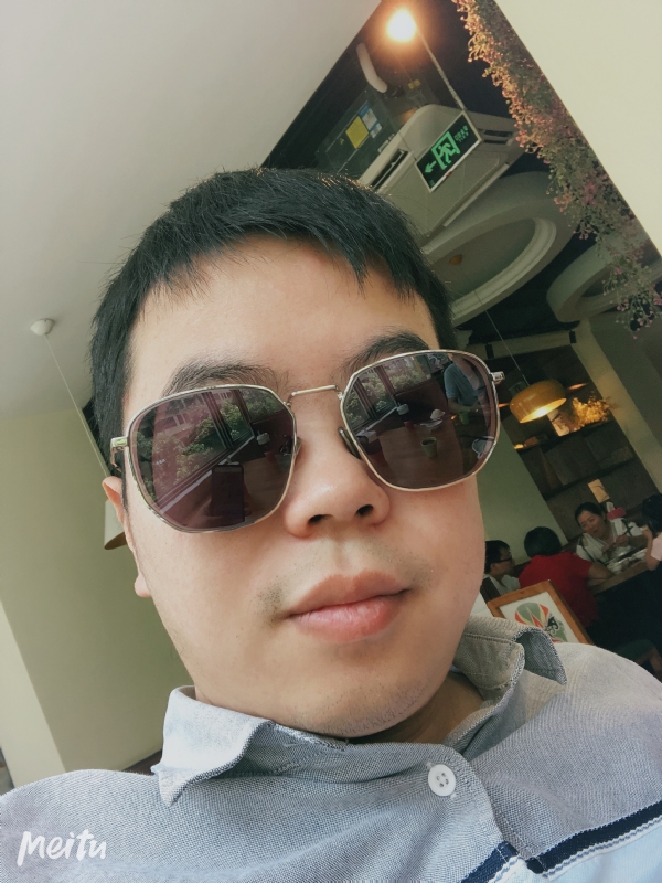 月台等路人的第一张照片--德化征婚网