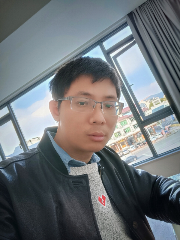 也许只是缺少一个拥抱的第二张照片--德化征婚网