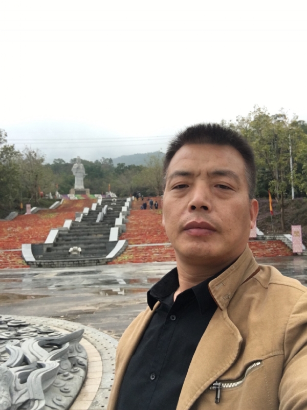 开心的松鼠的第一张照片--德化征婚网