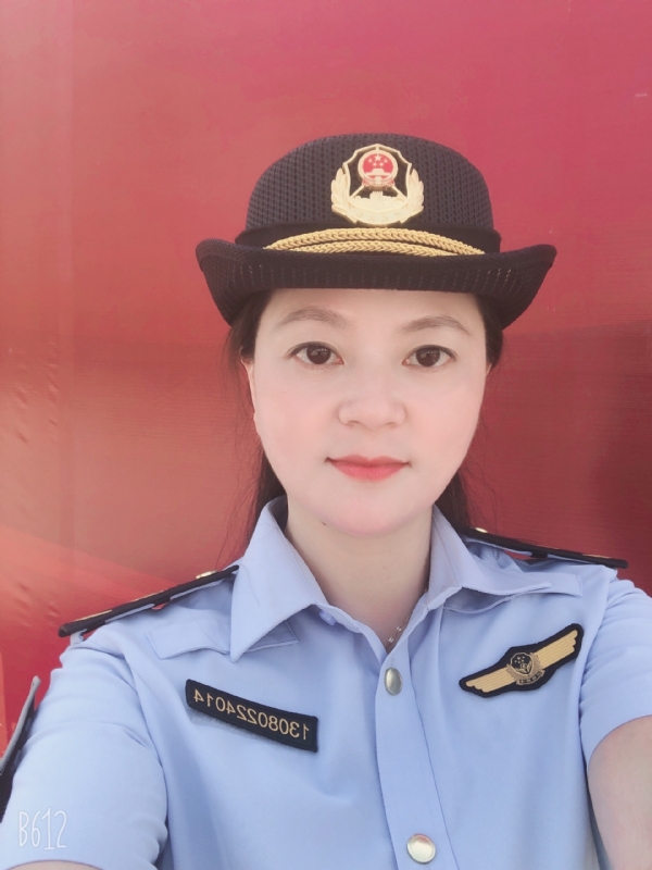 明明的第一张照片--德化征婚网