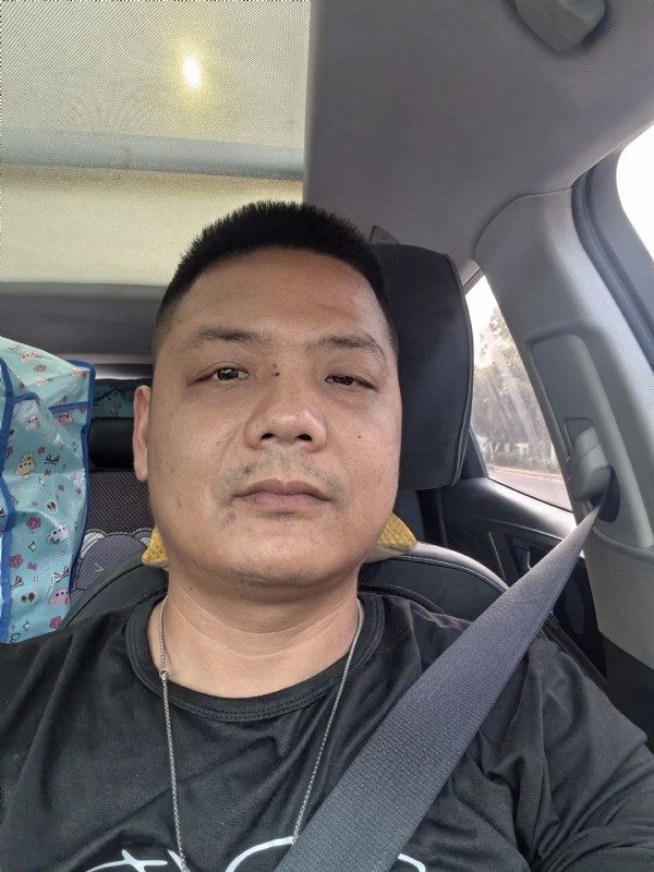 卖电池的大叔的第一张照片--德化征婚网